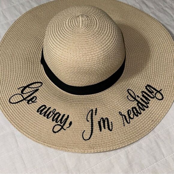 Ivory Black Ribbon Go Away, I’m Reading Floppy Hat - Picture 2 of 7